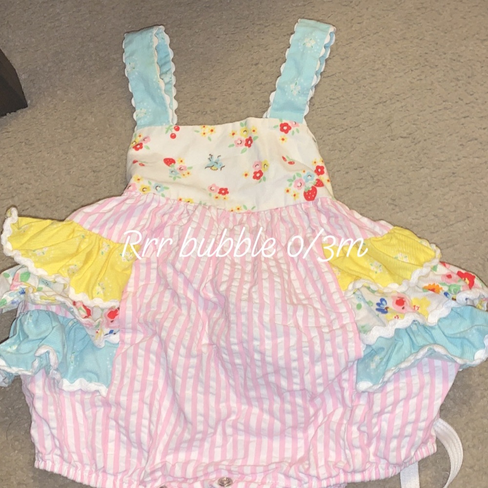 Clothes - Picture 6 of 16